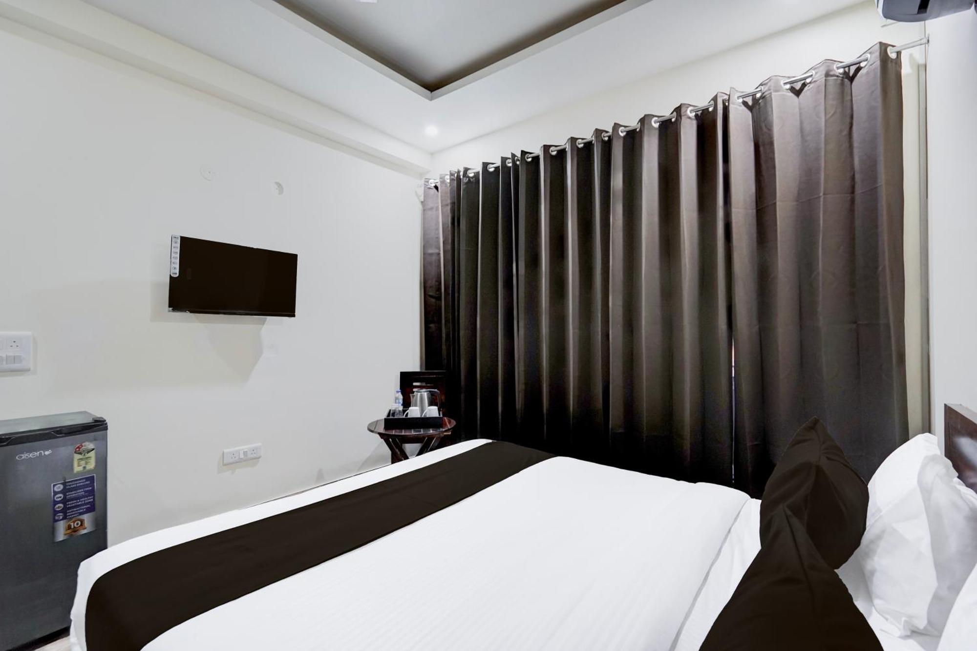 Townhouse Delight Inn Gurgaon Exterior photo