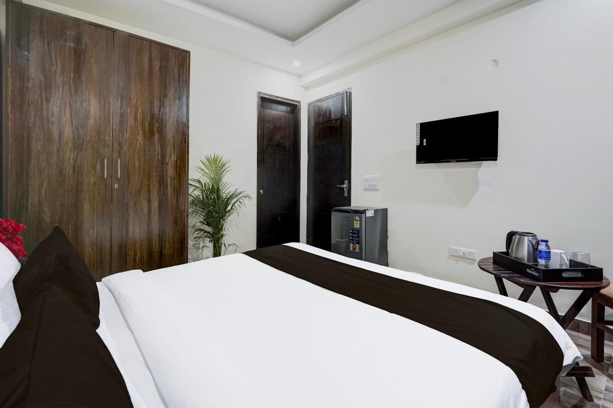 Townhouse Delight Inn Gurgaon Exterior photo