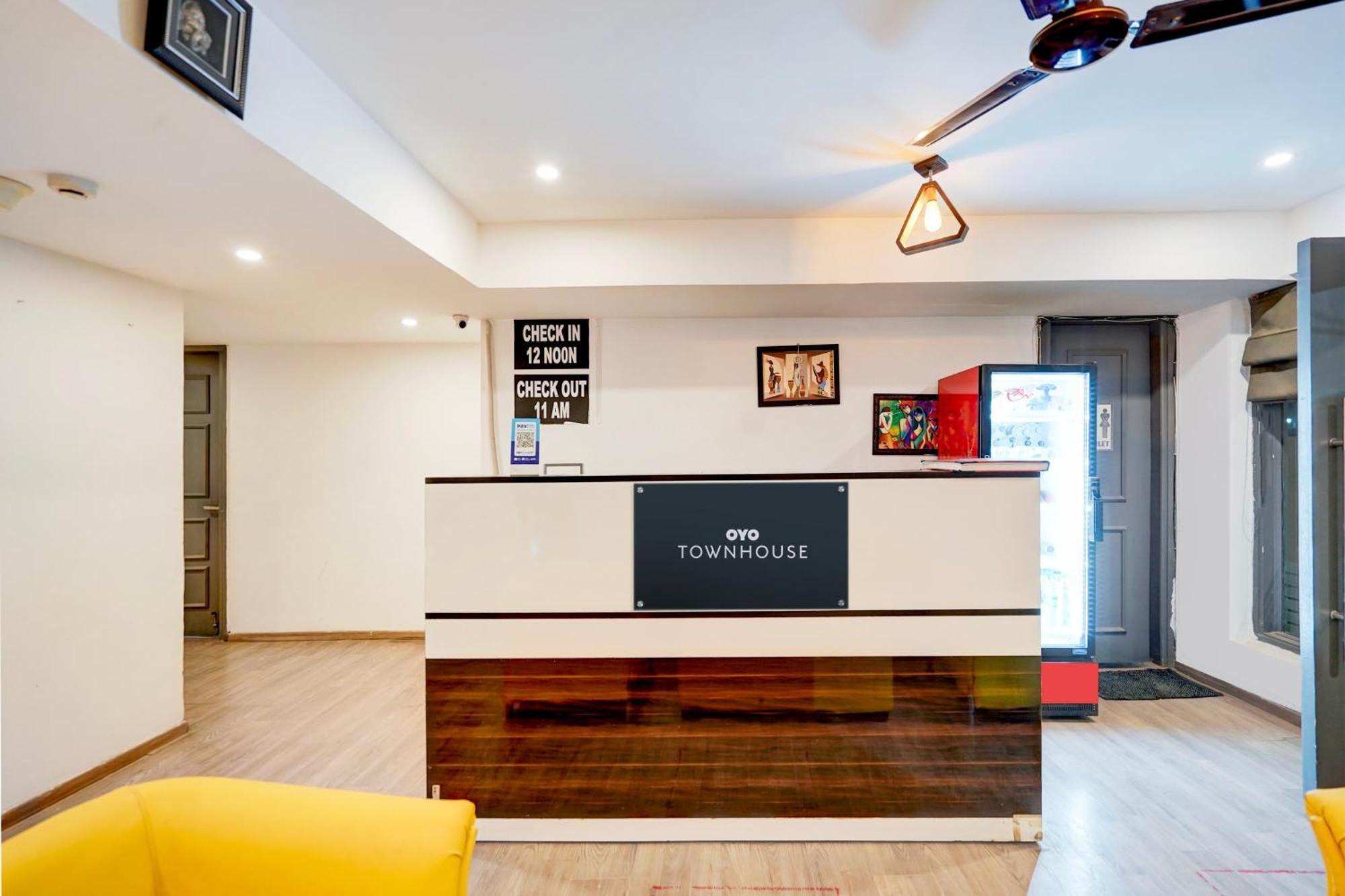 Townhouse Delight Inn Gurgaon Exterior photo