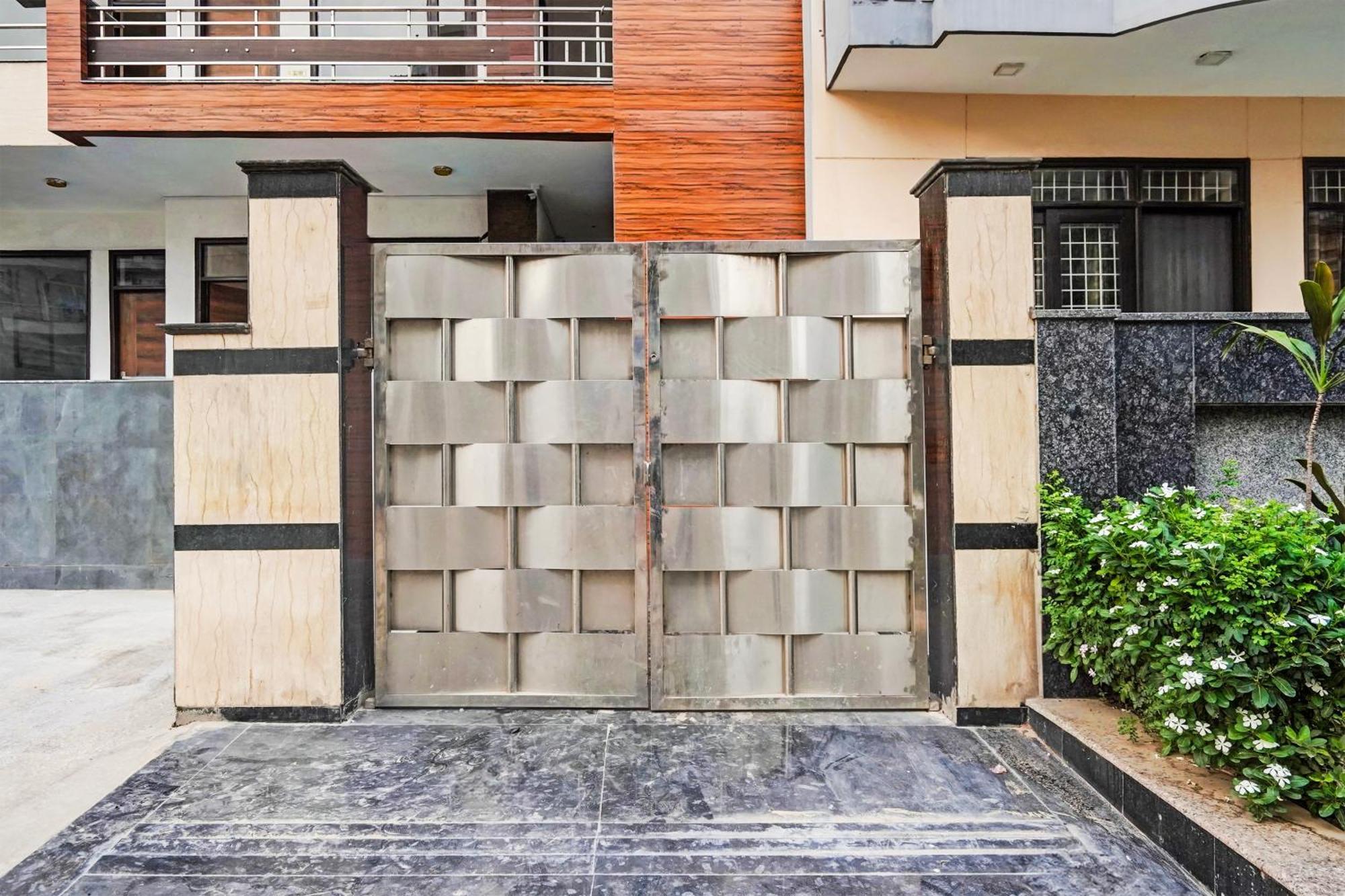 Townhouse Delight Inn Gurgaon Exterior photo