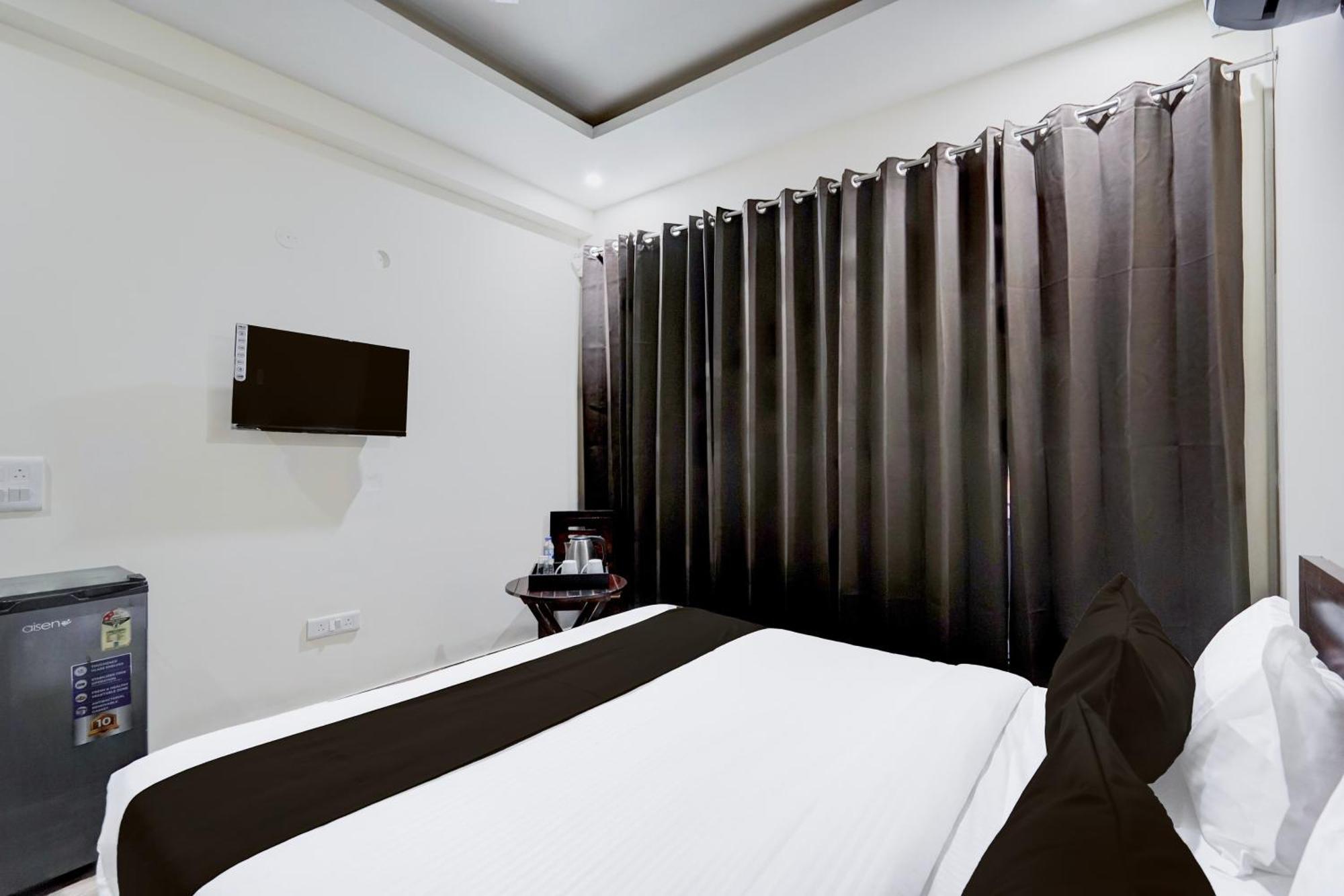 Townhouse Delight Inn Gurgaon Exterior photo